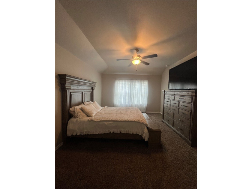 Welcome to your home sweet home! Built in 2022, this beautiful - photo 7