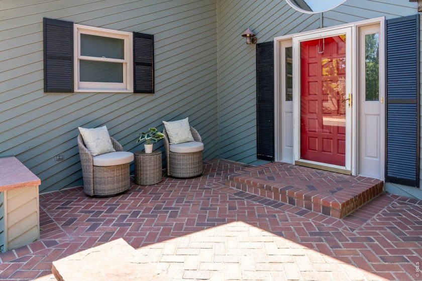 This fabulous Gunbarrel Ranch Home is located in the South - photo 4