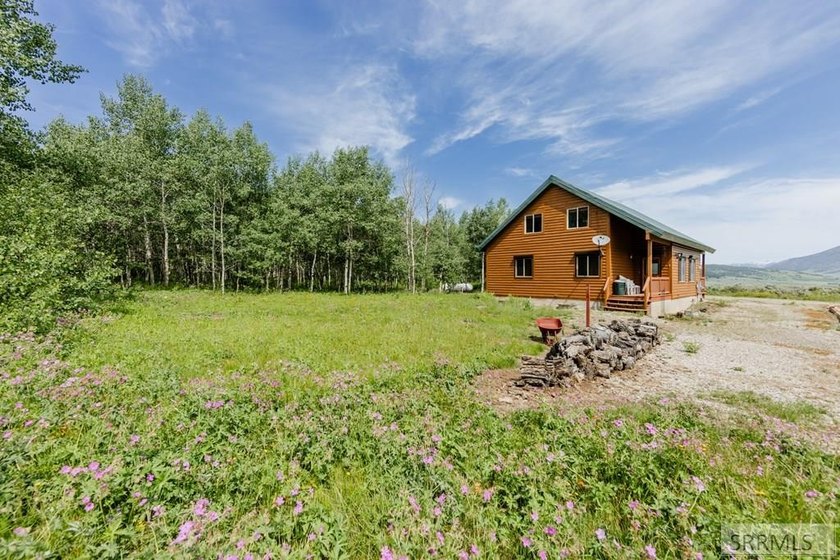 Come claim your private slice of heaven in the coveted Lakeview - photo 13