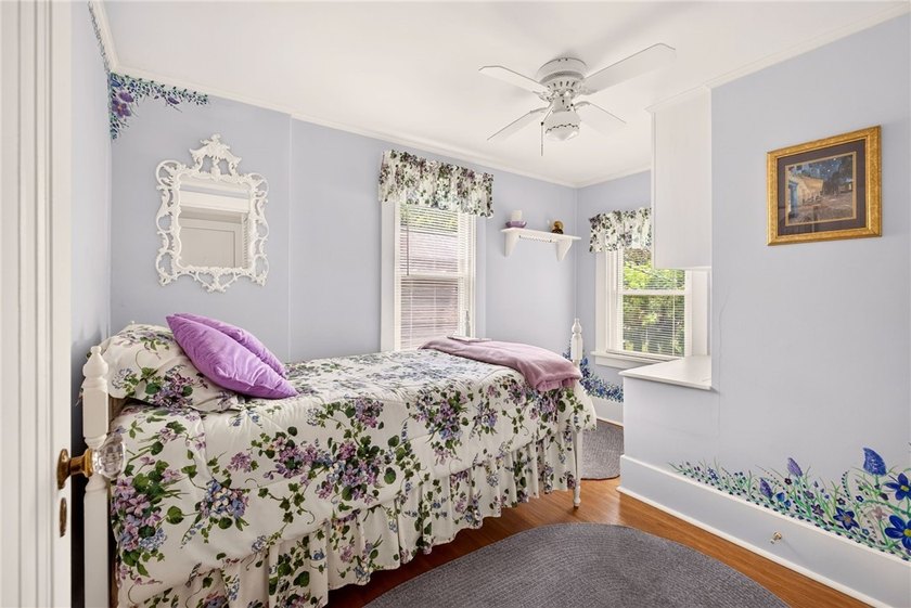Welcome to this lovingly maintained 3-bedroom, 1.5-bath home in - photo 18