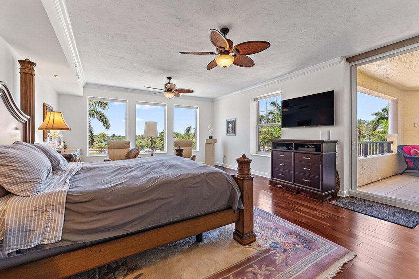 Experience luxury waterfront living at Jupiter Yacht Club, one - photo 18