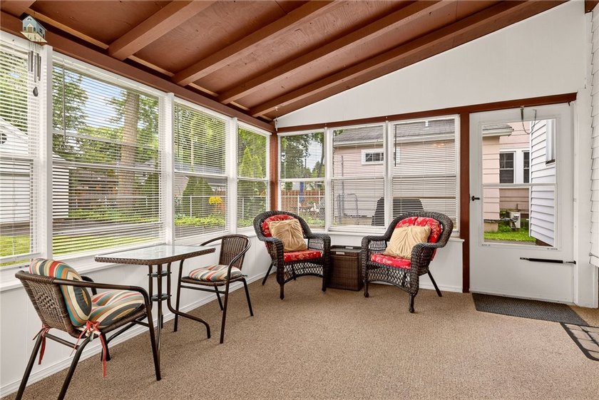 Welcome to this lovingly maintained 3-bedroom, 1.5-bath home in - photo 22