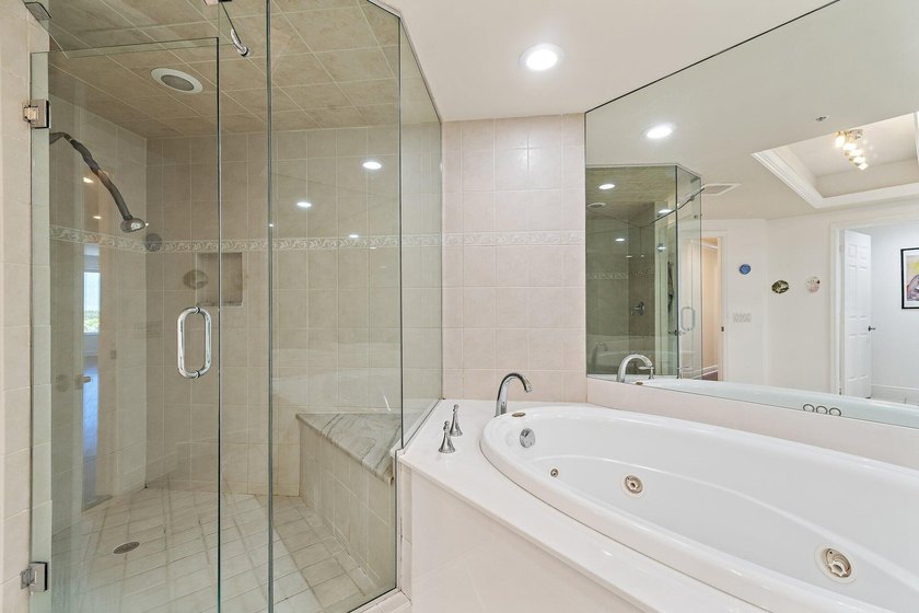 Experience luxury waterfront living at Jupiter Yacht Club, one - photo 22