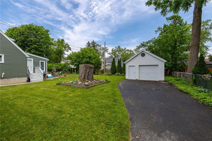 Welcome to this lovingly maintained 3-bedroom, 1.5-bath home in - photo 23