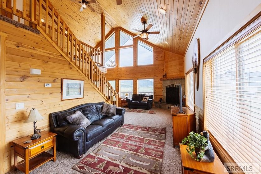 Come claim your private slice of heaven in the coveted Lakeview - photo 25