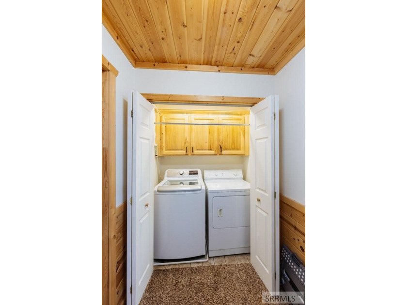 Come claim your private slice of heaven in the coveted Lakeview - photo 28