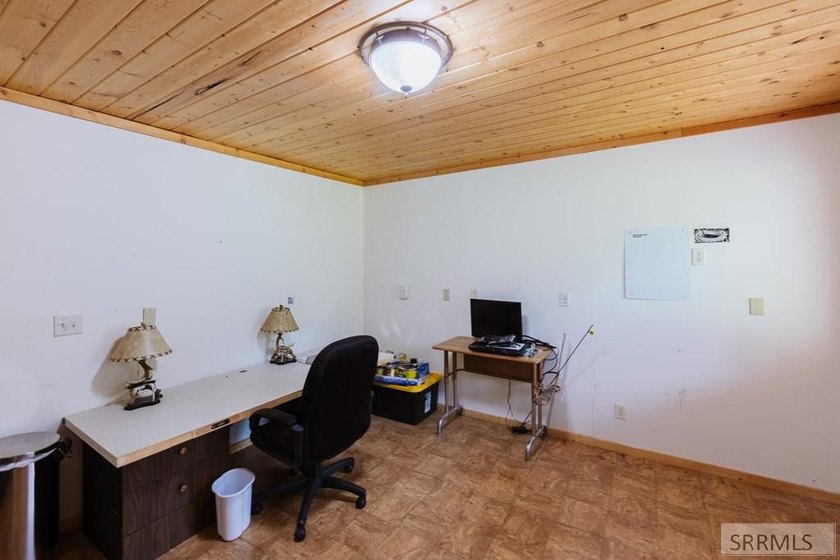 Come claim your private slice of heaven in the coveted Lakeview - photo 33