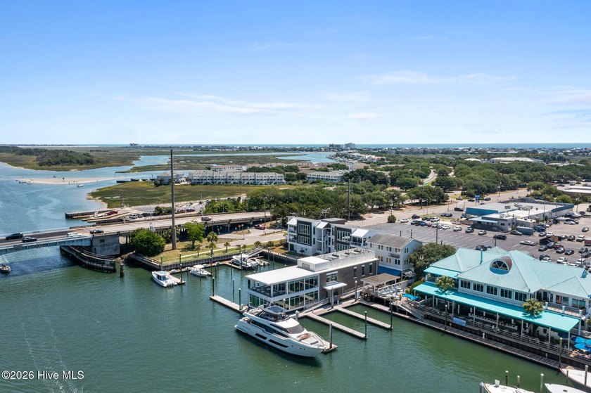 For comp purposes only. Unit includes 40ft boatslip at - photo 39