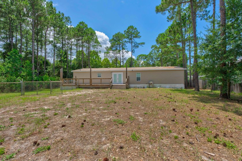 Spacious 5-bedroom, 3-bath mobile home built in 2017, offering - photo 11