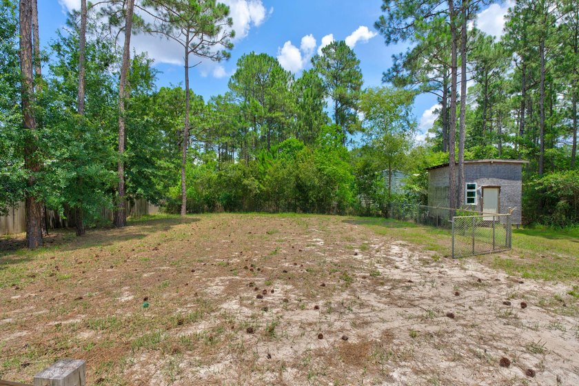 Spacious 5-bedroom, 3-bath mobile home built in 2017, offering - photo 17