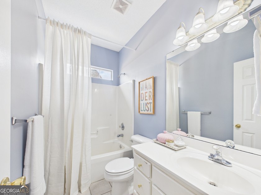 Welcome home to this beautiful 2-bedroom, 2-bath residence in - photo 22