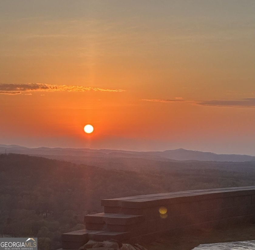 Discover your dream home with breathtaking panoramic long-range - photo 2