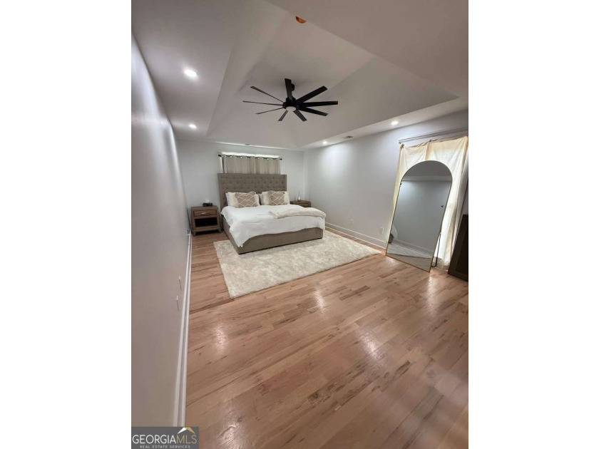 Gorgeous 4 bedroom 2.5 bath traditional style home with stunning - photo 17