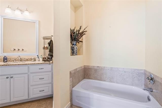 LAKEFRONT HOME + PRIVATE SANDY BEACH! Welcome to your dream - photo 25