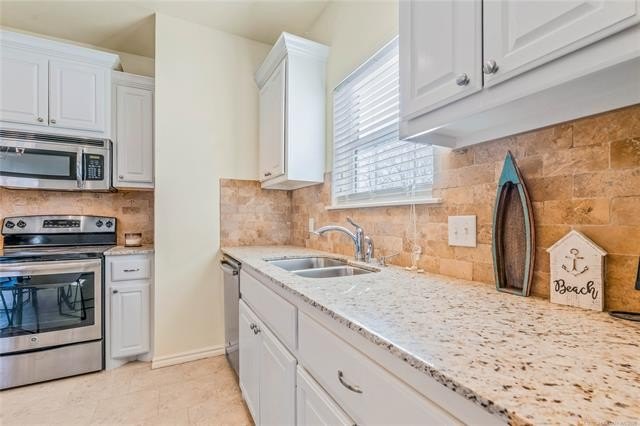 LAKEFRONT HOME + PRIVATE SANDY BEACH! Welcome to your dream - photo 35