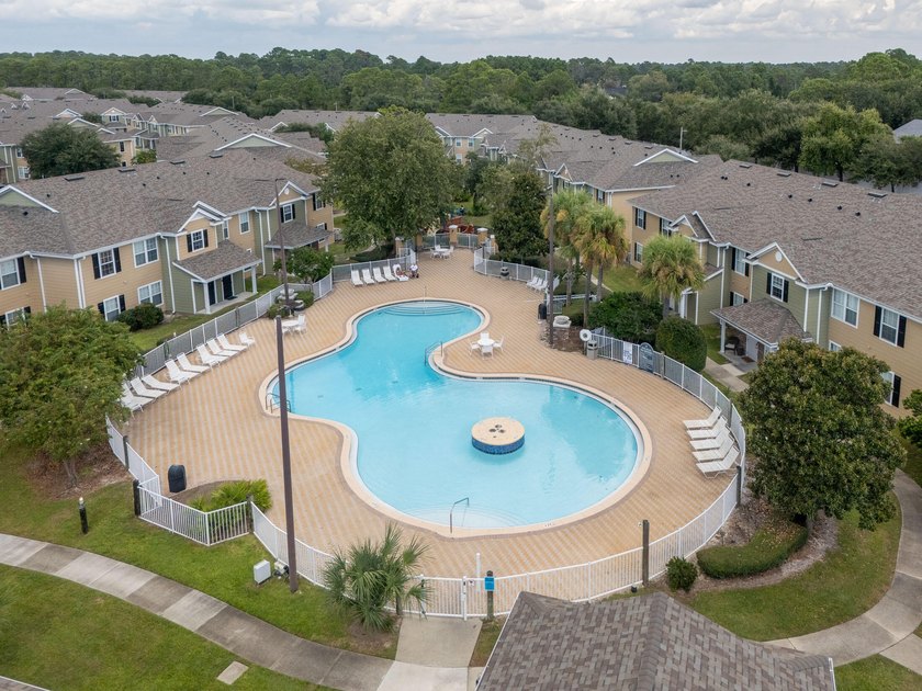 SHORT TERM RENTALS ALLOWED. Don't miss out on this freshly - photo 7