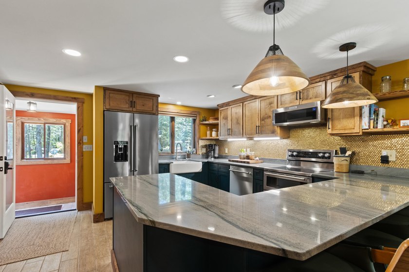 Luxury, Serenity, and Versatility Near Highland Lake Immerse - photo 5