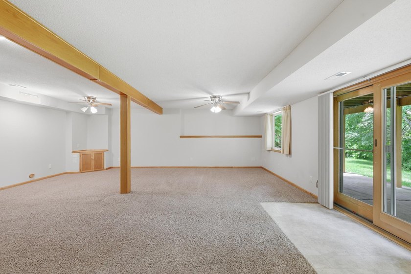 Beautiful Hugo area home now available! The home features 3 - photo 20