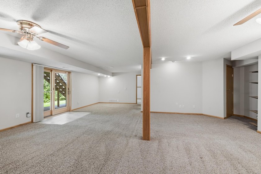 Beautiful Hugo area home now available! The home features 3 - photo 21