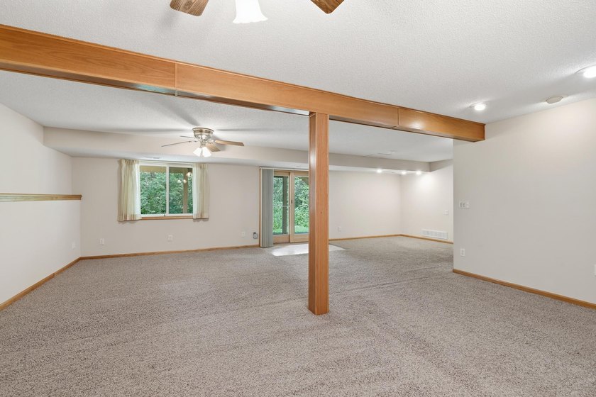 Beautiful Hugo area home now available! The home features 3 - photo 22