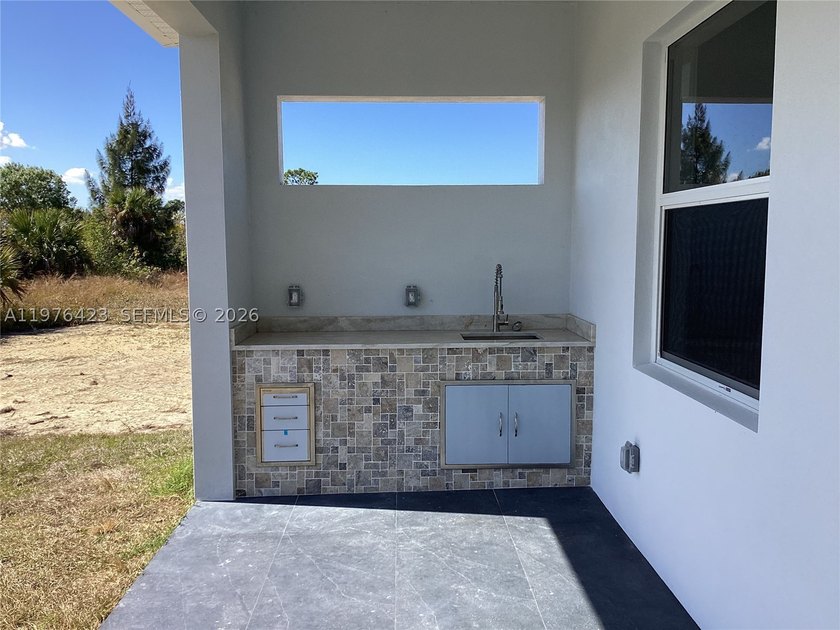 This could be your dream home! Don't miss the opportunity to own - photo 11
