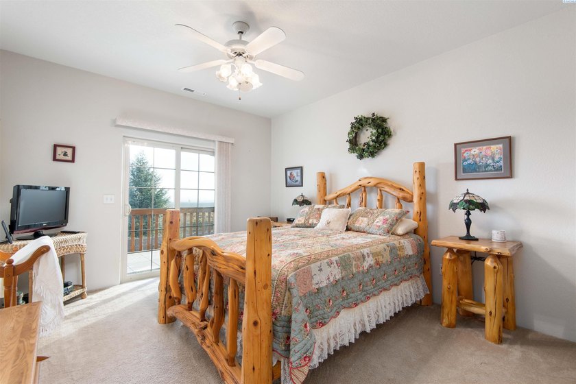 MLS# 276423 Motivated Seller! This is a MUST SEE property. Fall - photo 25