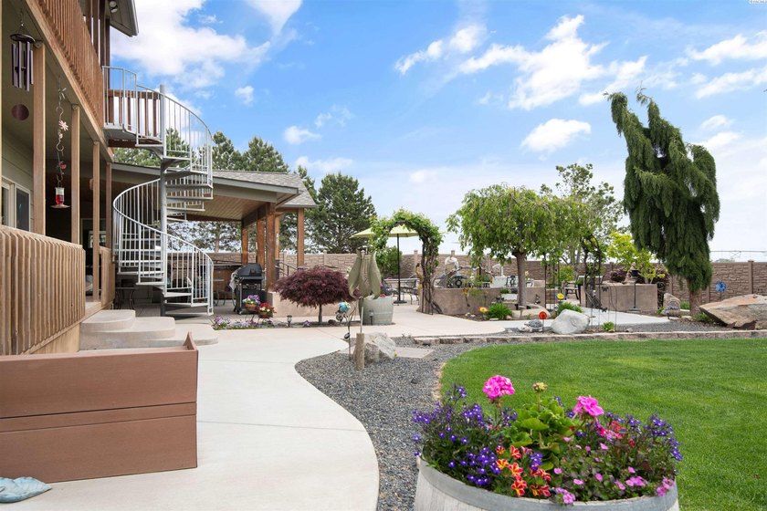 MLS# 276423 Motivated Seller! This is a MUST SEE property. Fall - photo 33