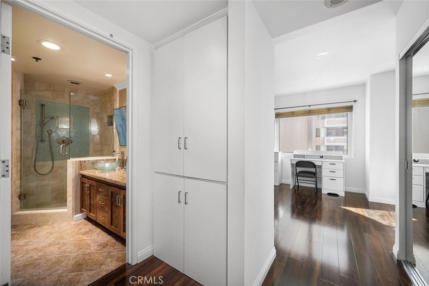 It's not too often that a downtown condo offers the satiating - photo 12