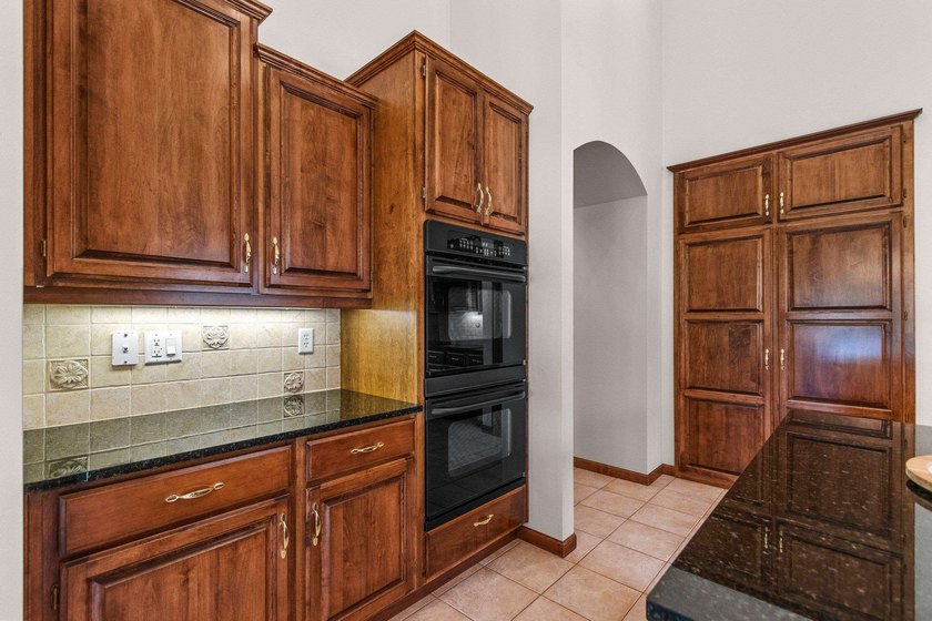 Condo MLS 50326421. Condo living at its best! Experience - photo 21