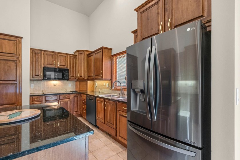 Condo MLS 50326421. Condo living at its best! Experience - photo 23