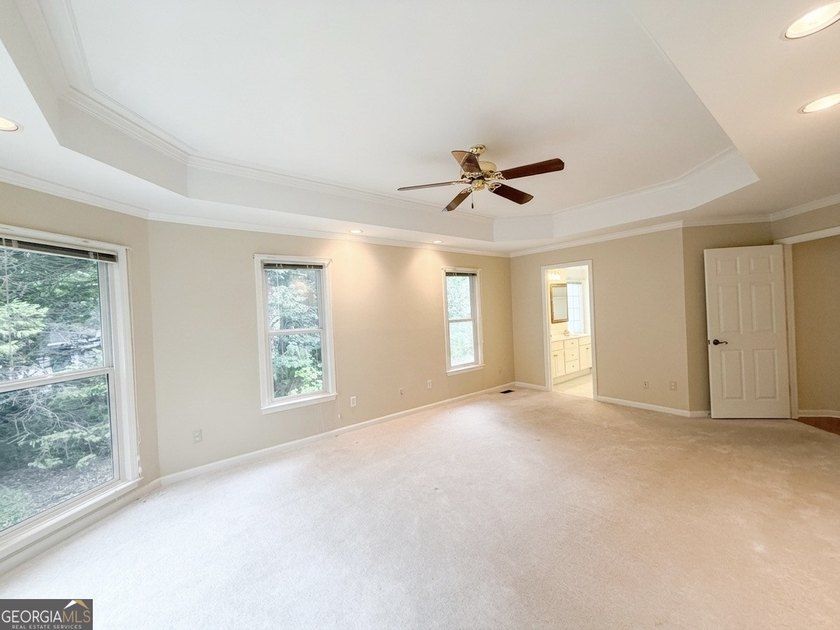WATERFRONT RETREAT! Where a beautiful lake view and comfortable - photo 26