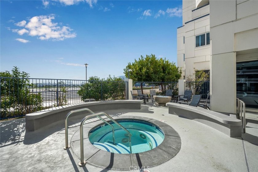 It's not too often that a downtown condo offers the satiating - photo 27