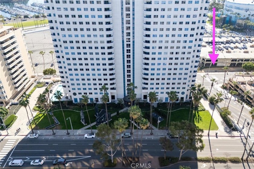 It's not too often that a downtown condo offers the satiating - photo 30
