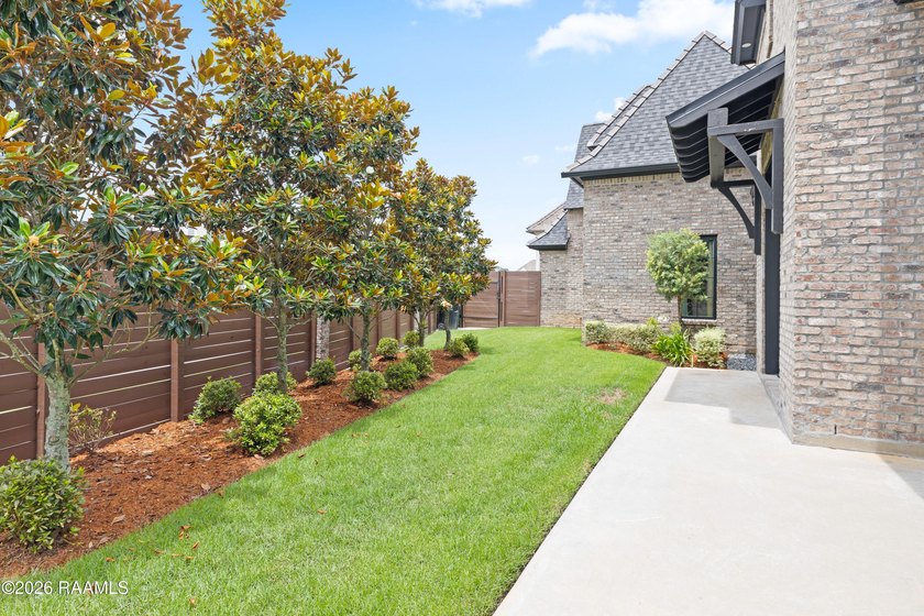 Experience refined luxury in this exceptional custom residence - photo 31
