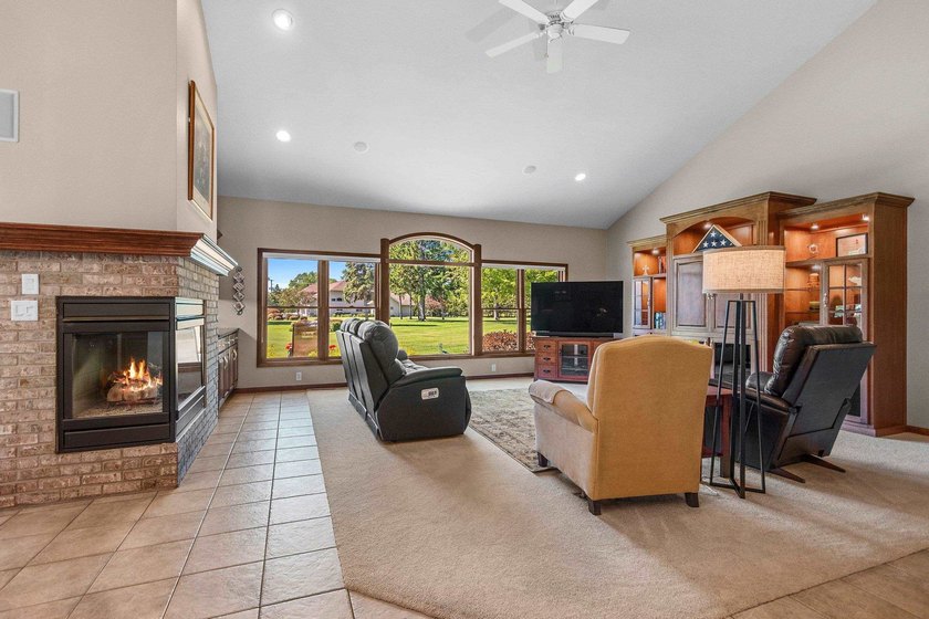 Condo MLS 50326421. Condo living at its best! Experience - photo 31