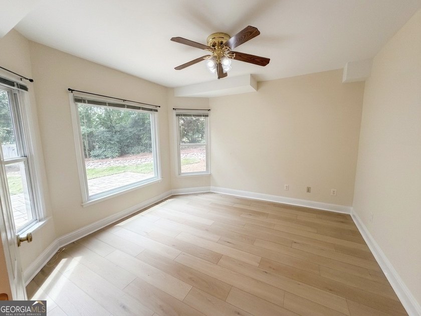 WATERFRONT RETREAT! Where a beautiful lake view and comfortable - photo 41