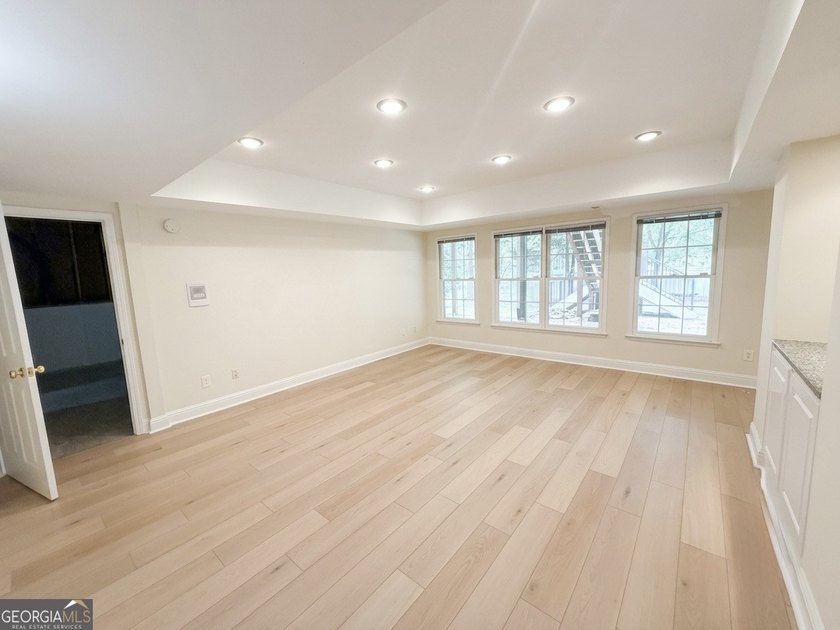 WATERFRONT RETREAT! Where a beautiful lake view and comfortable - photo 43