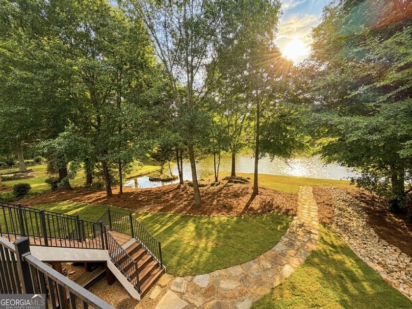 WATERFRONT RETREAT! Where a beautiful lake view and comfortable - photo 49
