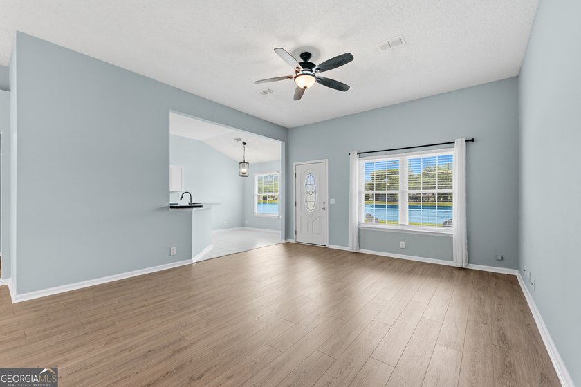 ****SELLERS ARE OFFERING 9,300 TOWARDS CLOSING COST WITH AN - photo 9