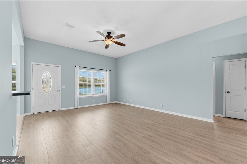 ****SELLERS ARE OFFERING 9,300 TOWARDS CLOSING COST WITH AN - photo 10