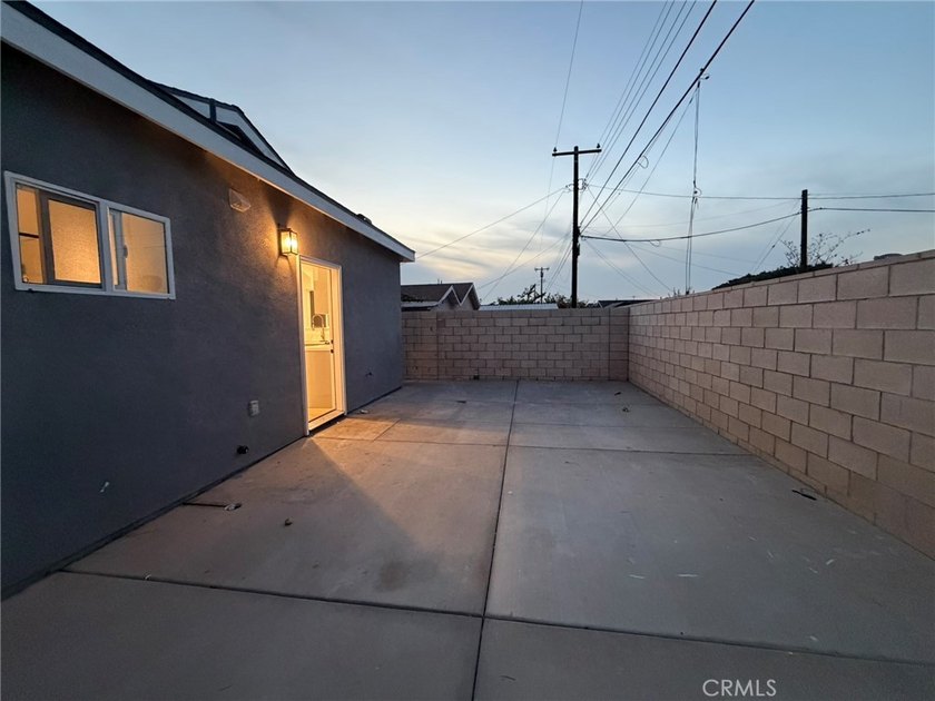 Welcome to 4721 W. Oakfield Ave, Santa Ana - a rare opportunity - photo 2