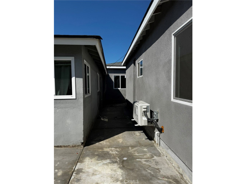 Welcome to 4721 W. Oakfield Ave, Santa Ana - a rare opportunity - photo 4