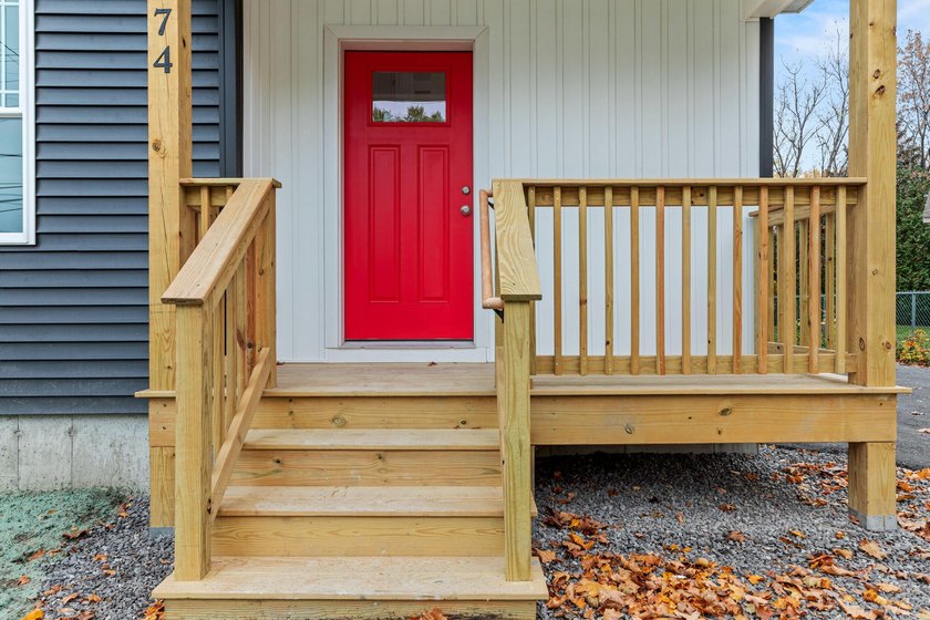 Thoughtfully designed with simple living in mind, this 3 bedroom - photo 2