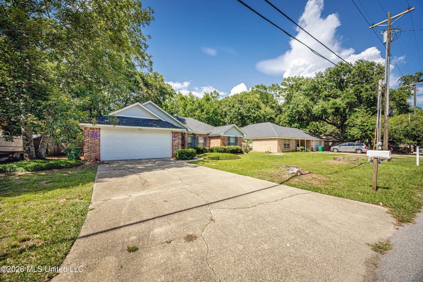 Tucked away on a quiet street in Gulf Park Estates, this - photo 43