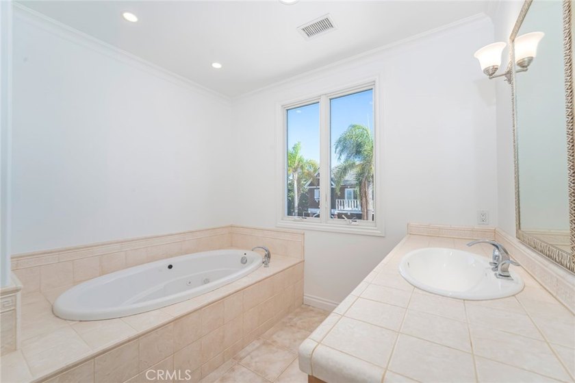 119 Opal Ave is nestled in the heart of beautiful Balboa Island - photo 33