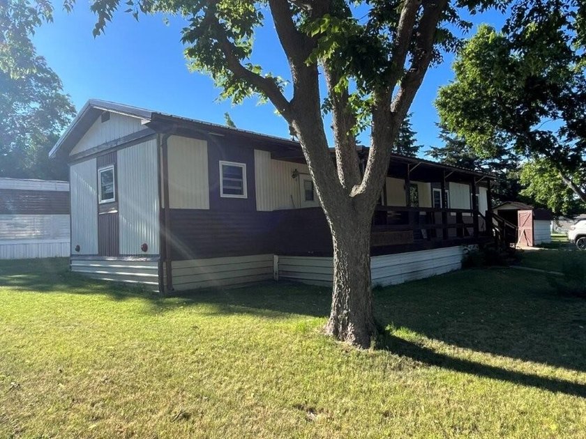 Affordable and move-in ready, this well-maintained 2-bedroom, 1 - photo 17