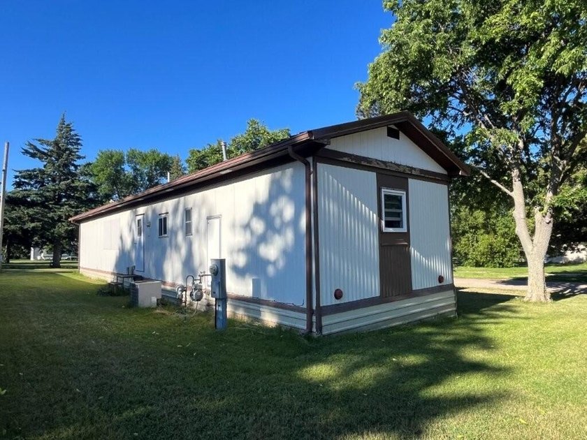 Affordable and move-in ready, this well-maintained 2-bedroom, 1 - photo 19