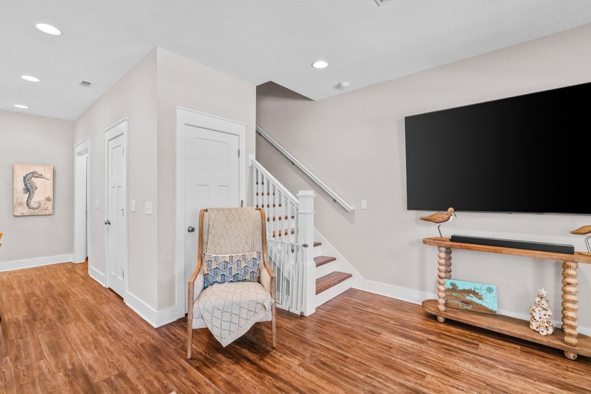 Sought-After Corner Unit in the Heart of Destin - Just Minutes - photo 15