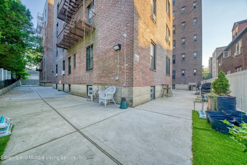 This renovated move in ready 2 bedroom, 2 bath is one of the - photo 22