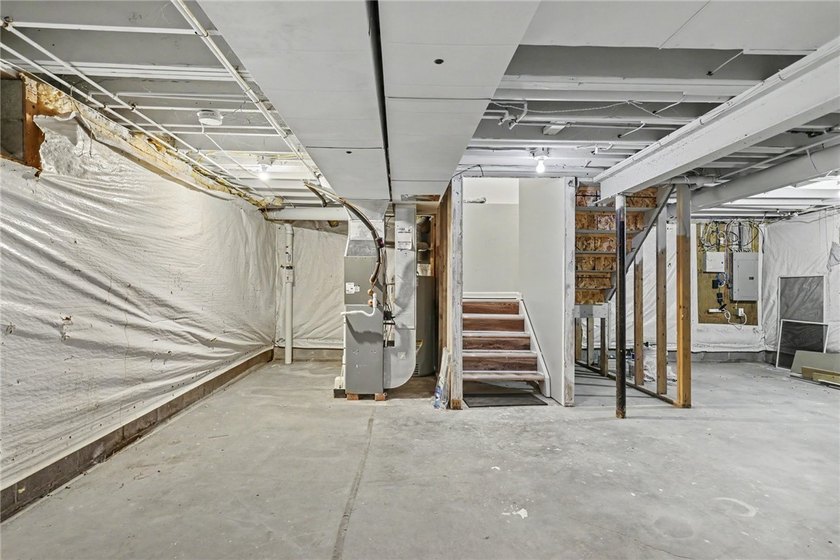 Welcome home to this beautifully updated 5 bedroom Colonial in - photo 25